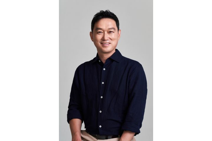 [사진1] 고명환 작가가 오는 26일 한동대 파랑뜰 장량캠퍼스에서 열리는 시민대학 오픈클래스에서 ‘365일 가슴 설레며 일하는 법'을 주제로 강연한다.