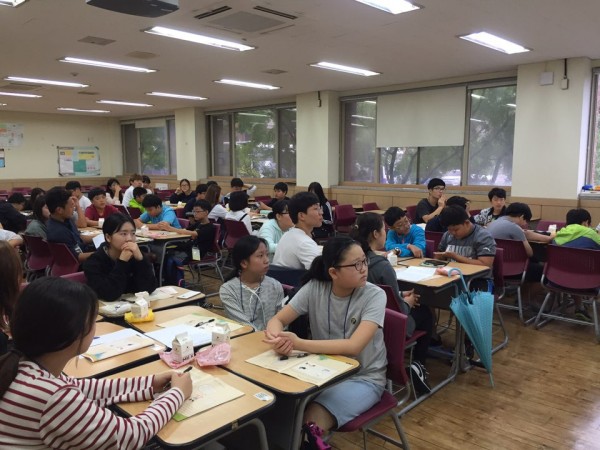 (사진)한동대학교(총장 장순흥)는 지난 3일에 이어 오는 10일과 24일에 중학교 자유학기제 지원 프로그램인 ‘창의력 도움닫기’를 운영한다