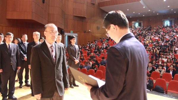 (사진)이재영 단장(한동대 기계제어공학부 교수)은 지난 22일 대학 특성화에 이바지한 공로를 인정받아 부총리 겸 교육부장관 표창을 받았다.