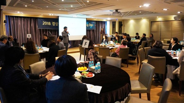 (사진1)한국과학창의재단 이정규 교육기부자유학기지원실 실장이 축사를 전하고 있다