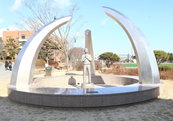 (사진2)순교 20주년 기념 조형물