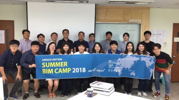 (사진3)미얀마 공동교육과정 운영을 위한 BIM 캠프 시행(2018.07.10-07.20)