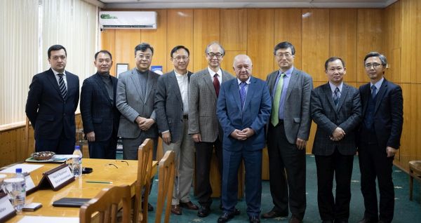 (사진4)동방대학교에서 MOU 체결 후 단체사진(2019.1.11.)