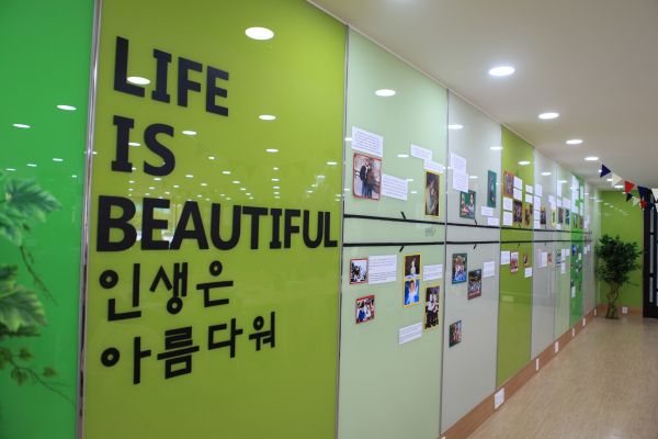 (사진2)파리의 영화를 볼 수 있는 영상관