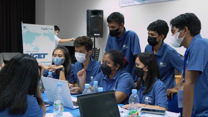 (사진2) 그룹활동을 진행하는 NGET 참가자들